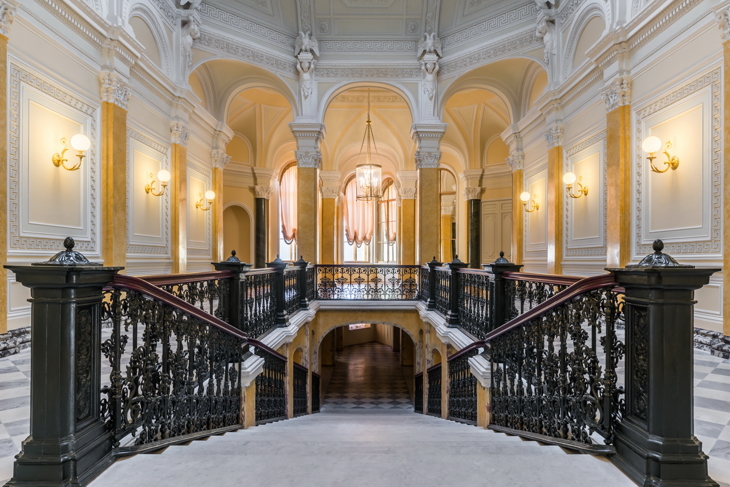 front-staircase-of-the-marble-palace