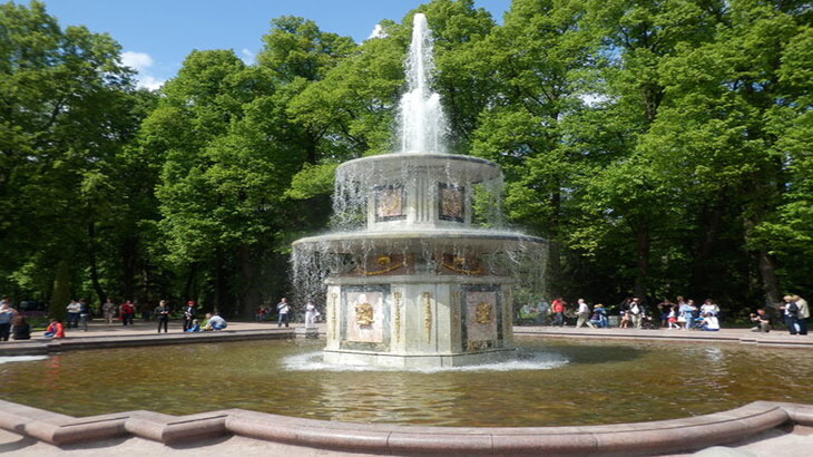 Peterhof-Lower-park-Roman-fountains